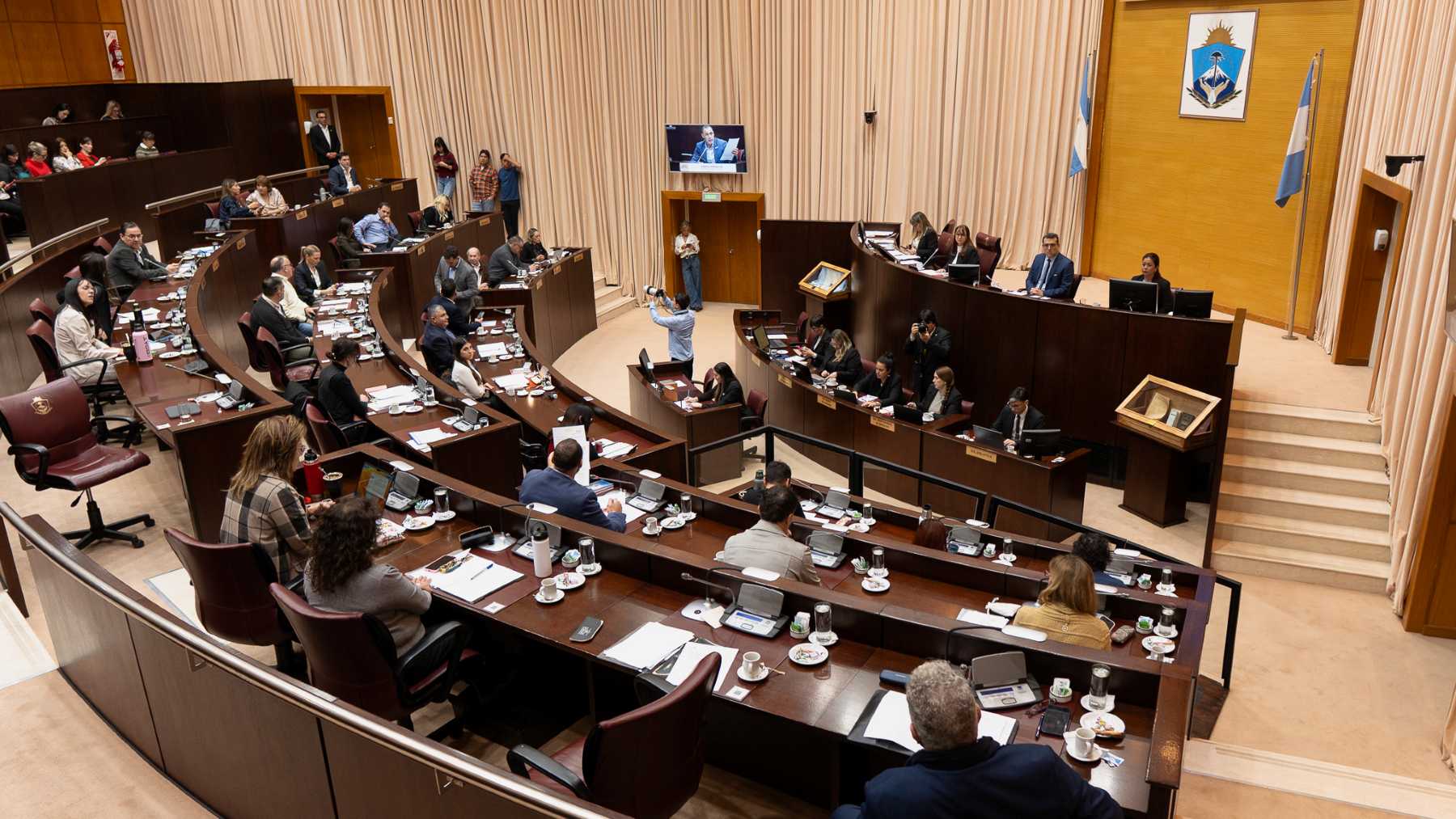 La Legislatura de Neuquén aprobó con 27 votos de 35 el acuerdo con YPF para desarrollar el GNL.