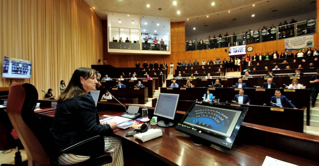 La Legislatura de Neuquén aprobará el acuerdo con YPF por el GNL el miércoles.