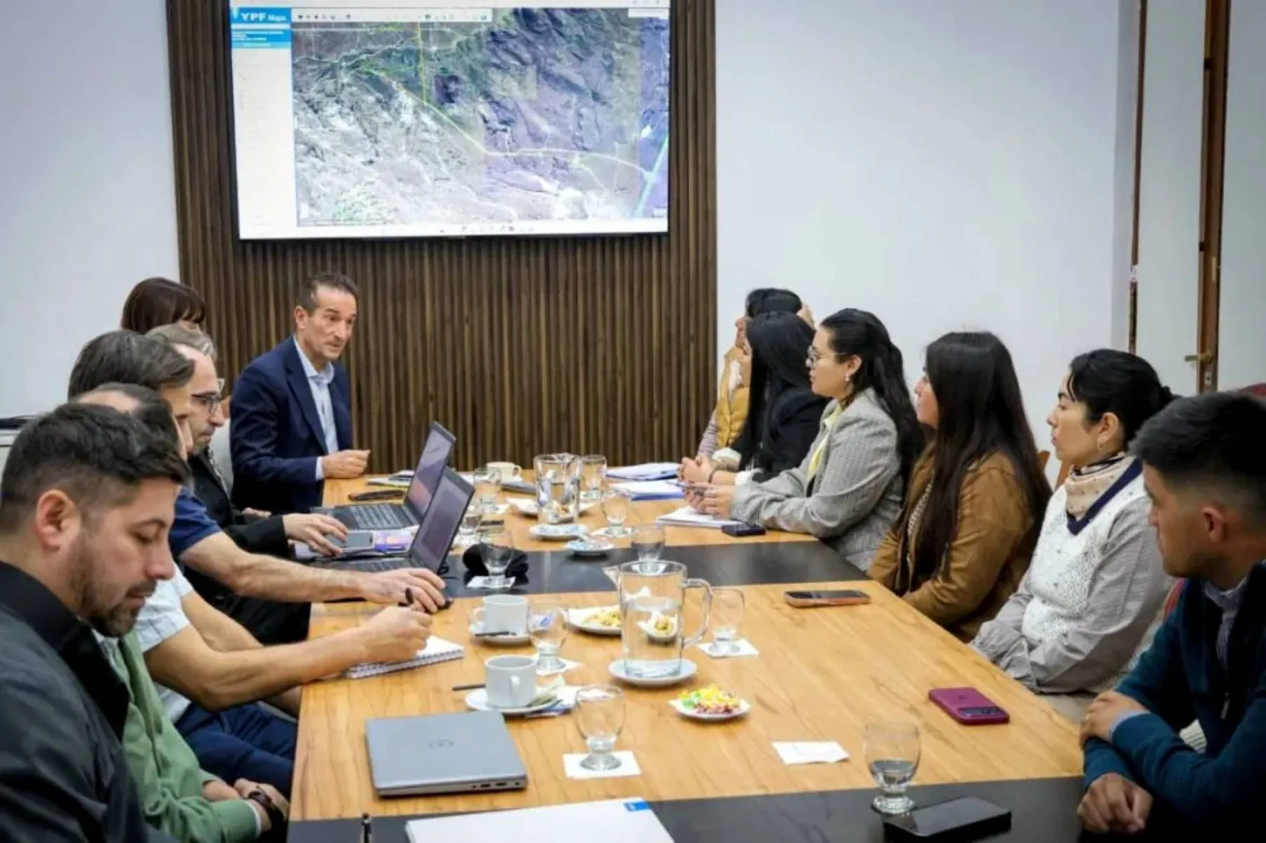 El gobierno de Neuquén inició el proceso de consulta previa con la comunidad mapuche Paynemil.